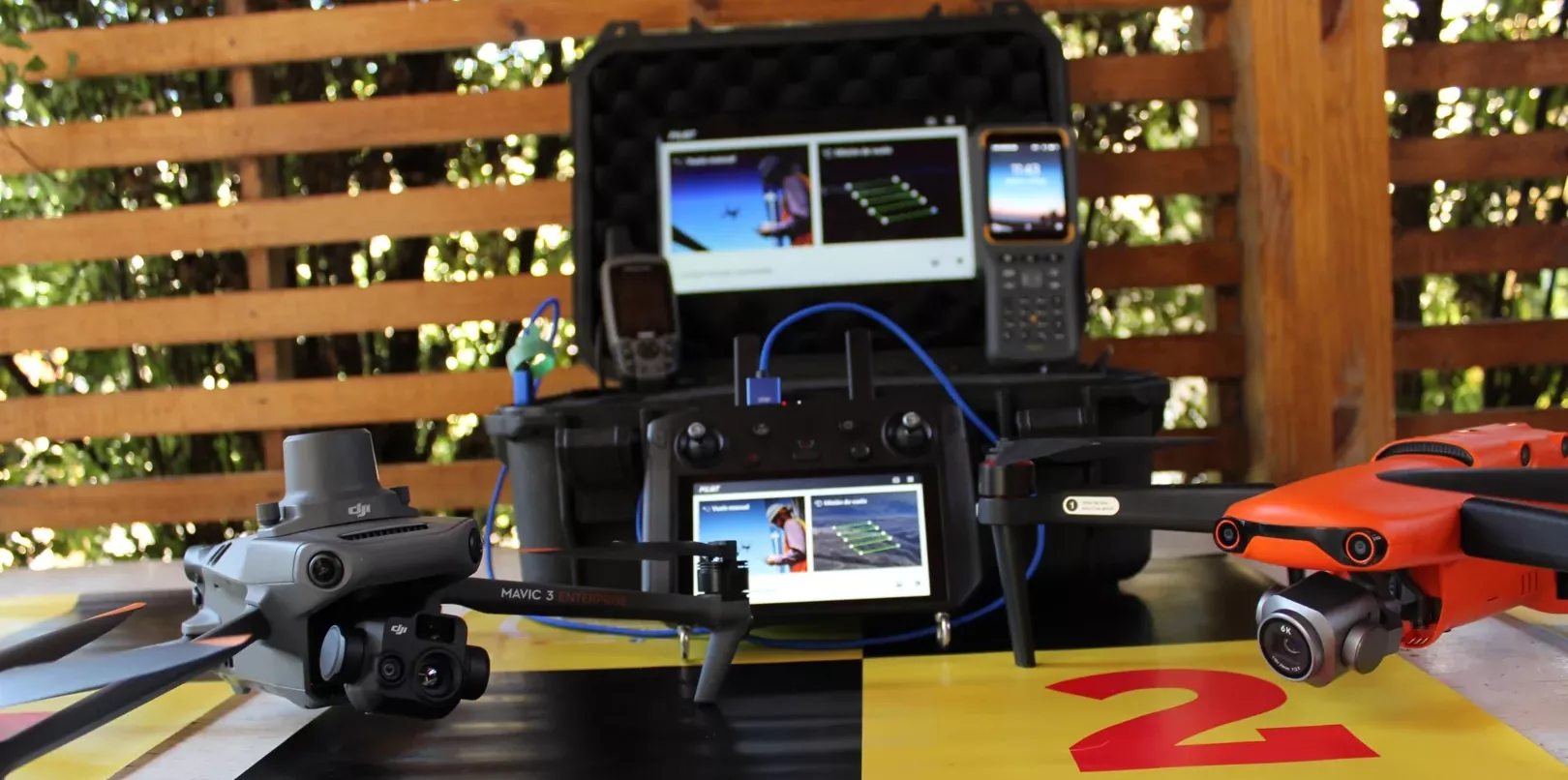 Drones DJI Mavic 3 Enterprise y Autel Evo 2 Pro listos para levantamientos fotogramétricos, con estación de control y monitor 360 OPD SPA en Chile